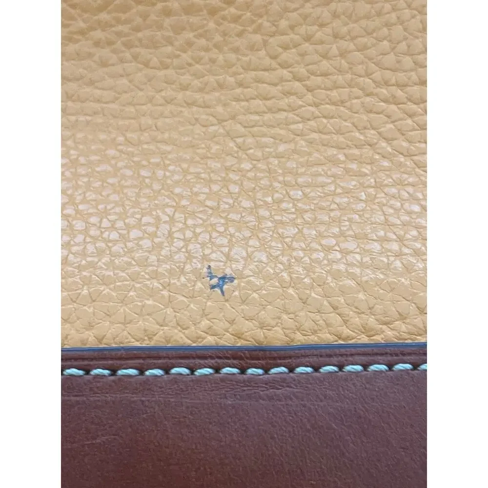 Classic Dooney & Bourke Pebble Grain Zip Satchel Leather Bag